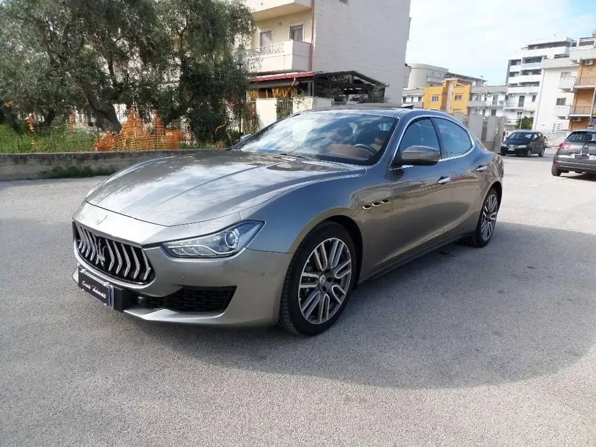 Usata Maserati Ghibli GranLusso 250 CV (183 kW) 2018 Grigio Berlina