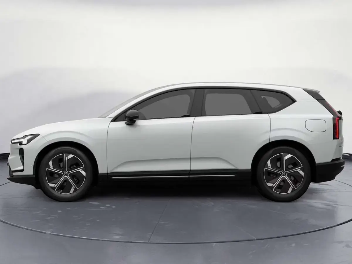 Nuova Volvo EX60 Plus 500 kW (680 CV) 2026 Bianco SUV