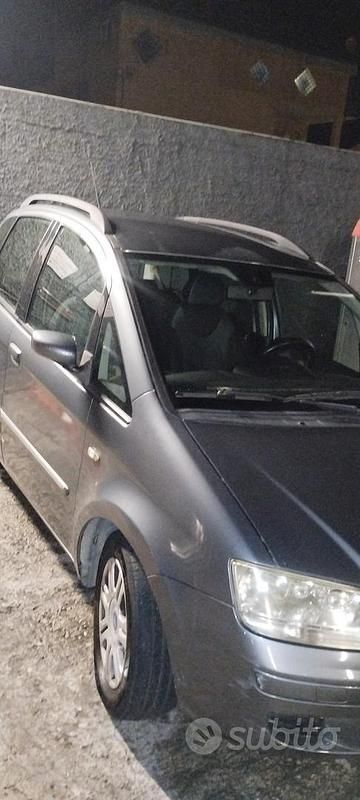 Usata Fiat Idea 77 CV (56 kW) 2006 Grigio Monovolume