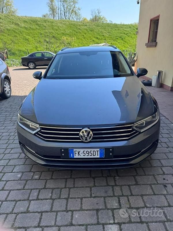 Usata VW Passat Executive 150 CV (110 kW) 2017 Grigio Station wagon