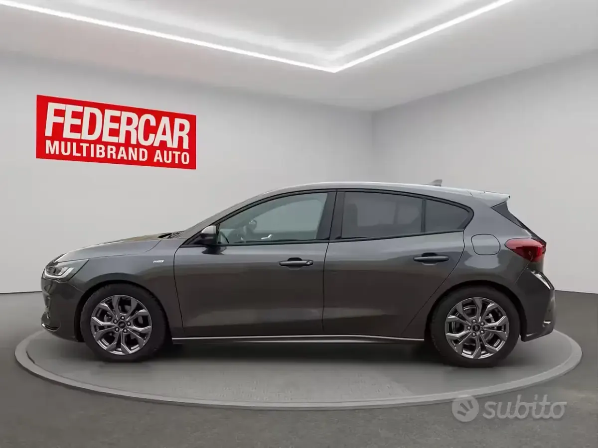 Usata Ford Focus ST 116 CV (85 kW) 2025 Grigio Berlina