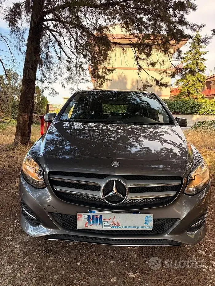 Usata Mercedes B160 Premium 90 CV (66 kW) 2016 Grigio Utilitaria