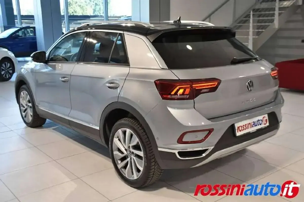 Usata VW T-Roc Style 150 CV (110 kW) 2023 Pyrit silver tetto nero SUV