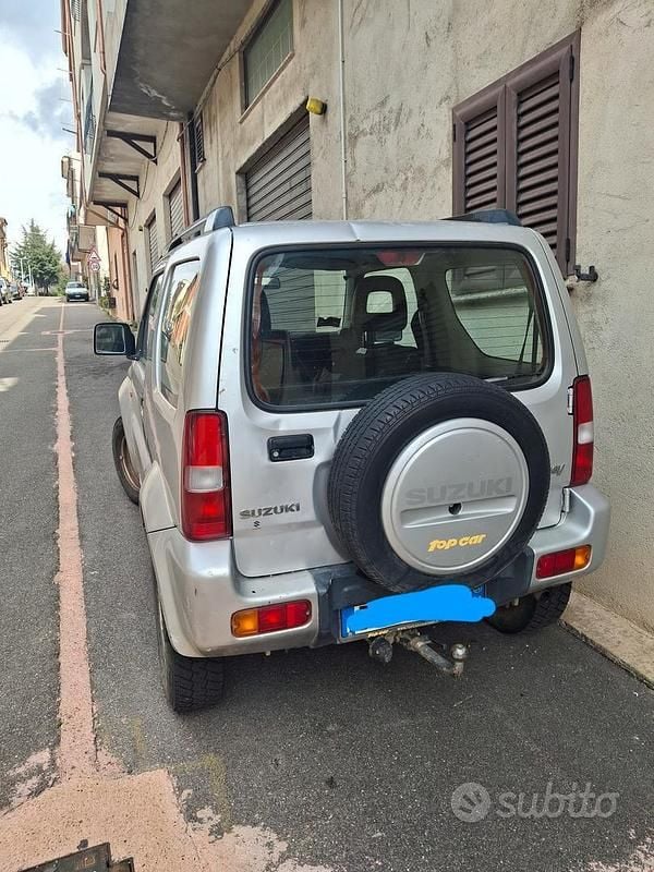 Usata Suzuki Jimny 85 CV (62 kW) 2007 Grigio SUV