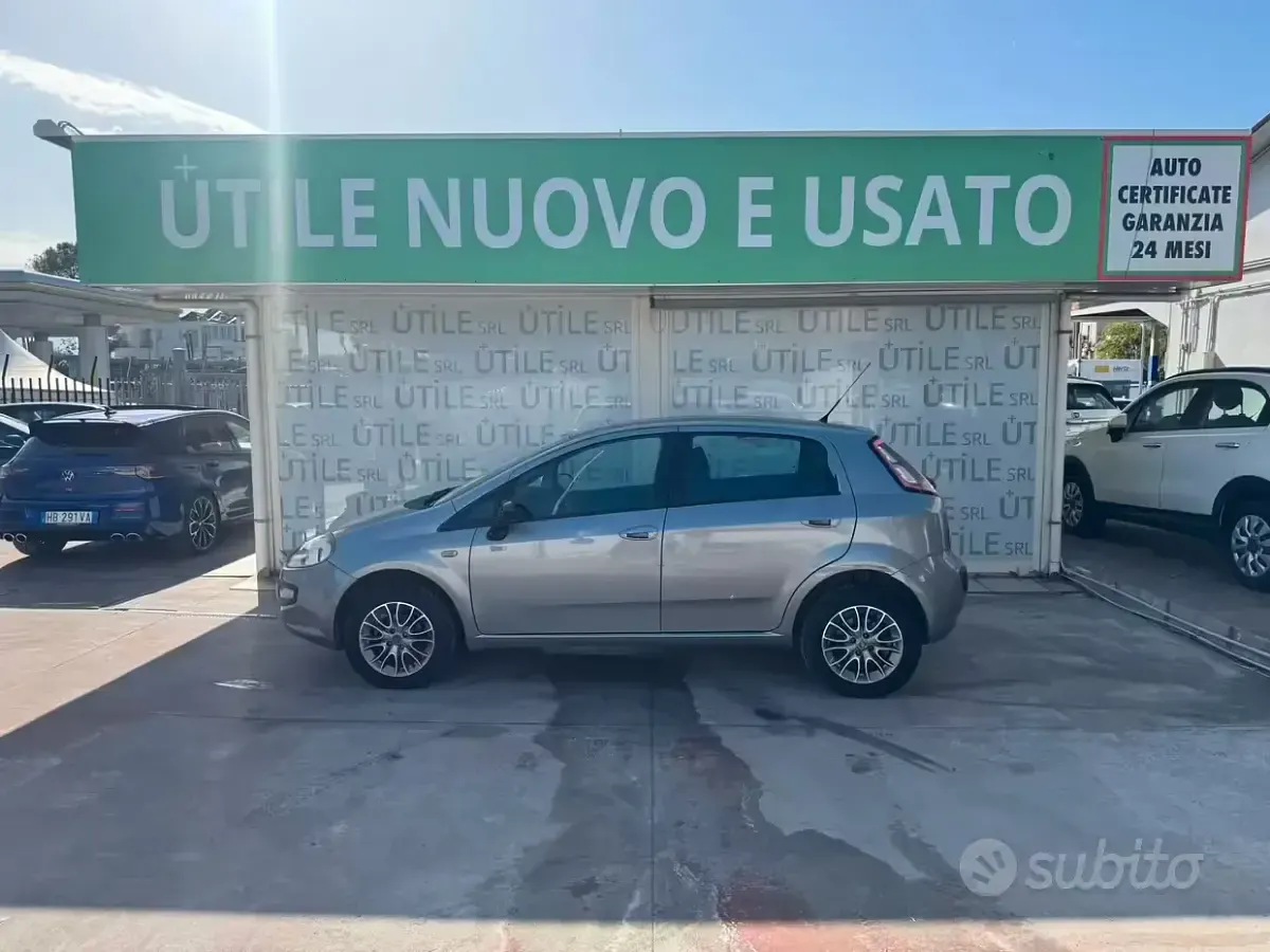 Usata Fiat Grande Punto 77 CV (56 kW) 2012 Grigio Utilitaria