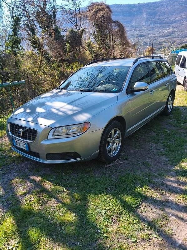 Usata Volvo V70 185 CV (136 kW) 2008 Grigio Station wagon