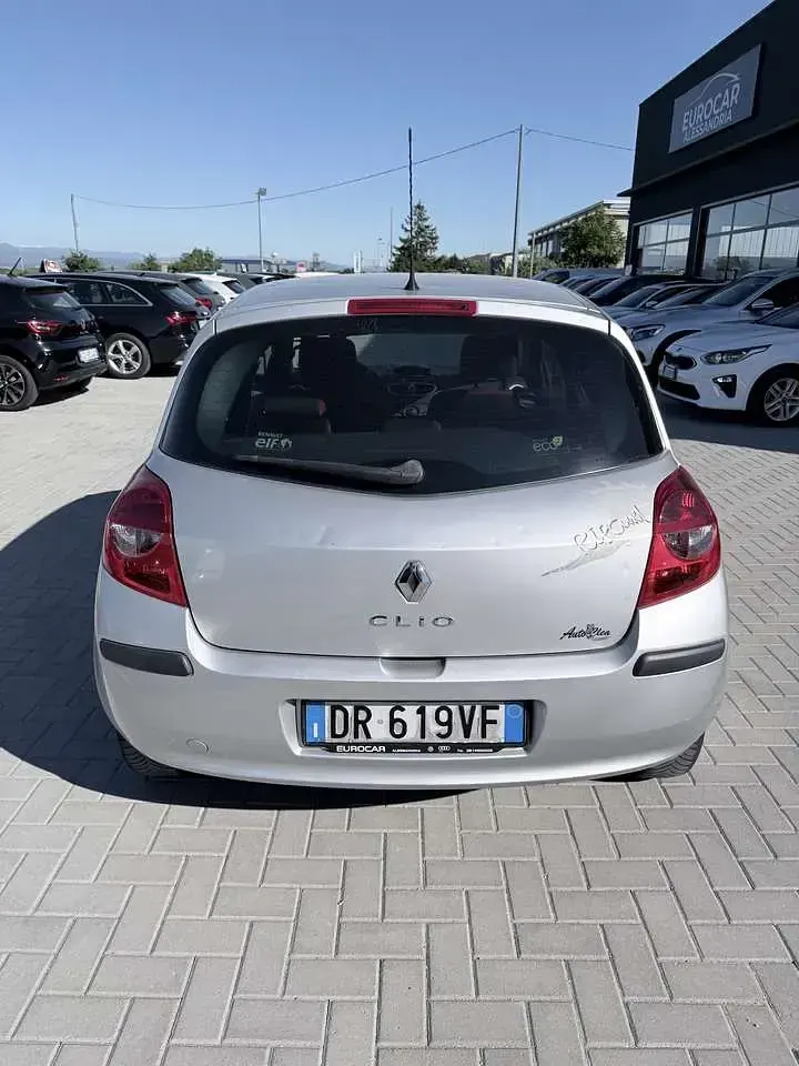 Usata Renault Clio II 75 CV (55 kW) 2008 Other Berlina