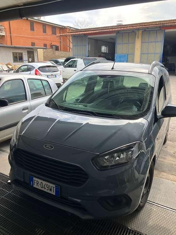 Usata Ford Tourneo Courier 101 CV (74 kW) 2017 Blu/azzurro Monovolume