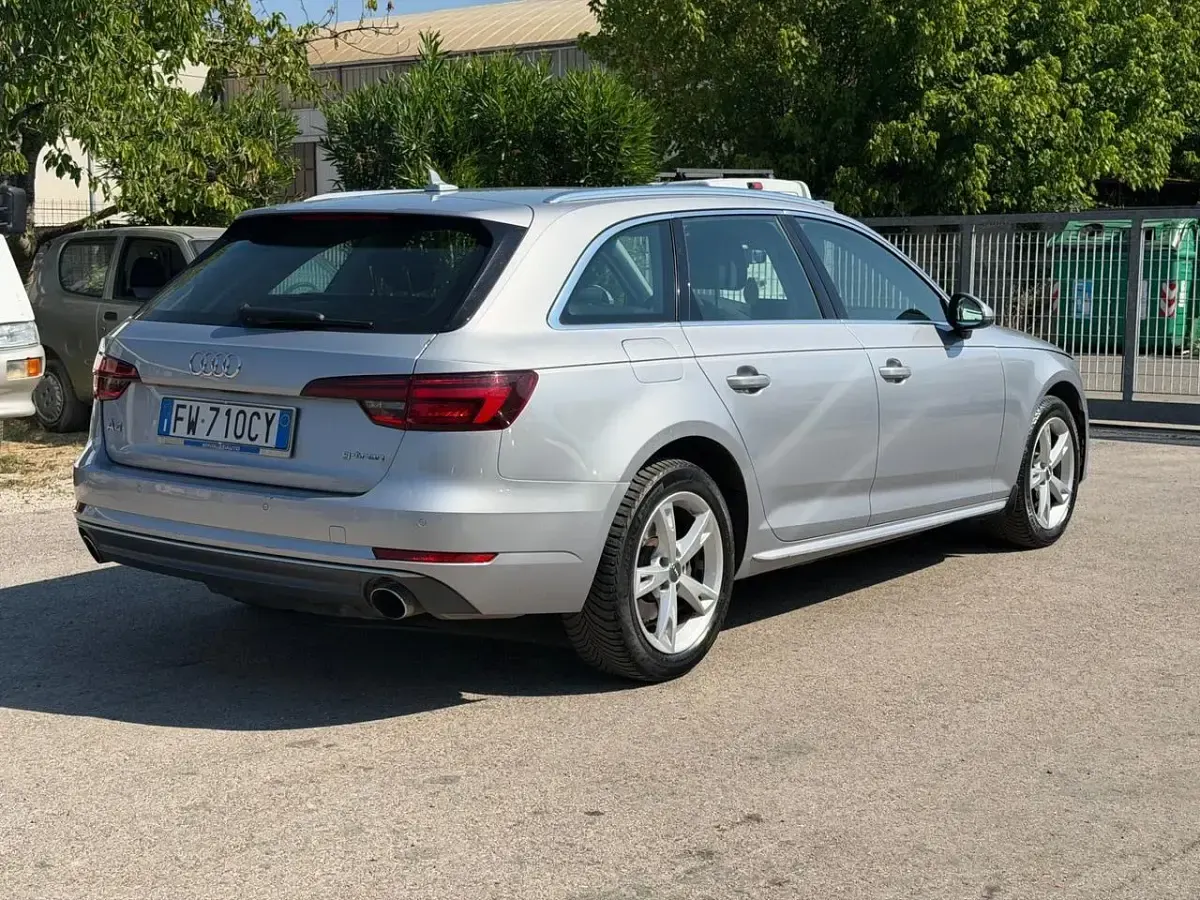 Usata Audi A4 Design 169 CV (124 kW) 2017 Argento Station wagon