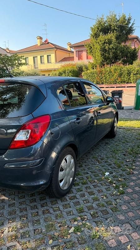 Usata Opel Corsa 85 CV (62 kW) 2011 Blu Utilitaria