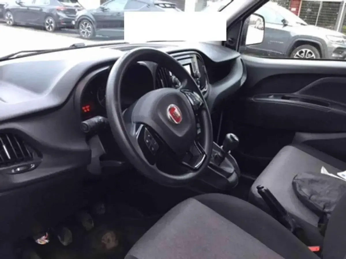 Usata Fiat Doblò Lounge 105 CV (77 kW) 2020 Bianco Monovolume