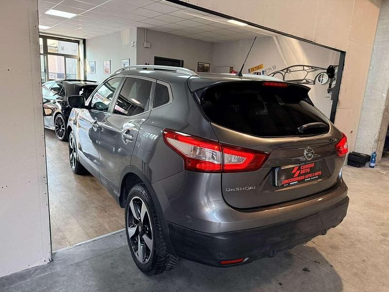 Usata Nissan Qashqai Tekna 131 CV (96 kW) 2015 Grigio SUV