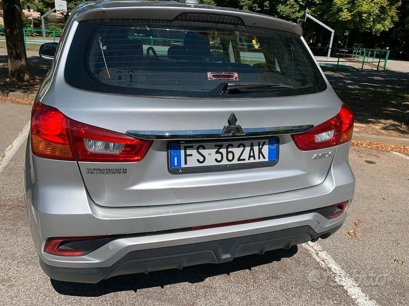 Argento Usata 2018 Mitsubishi ASX Inform SUV | 13.500 € (Cara) - Immagine 1/4
