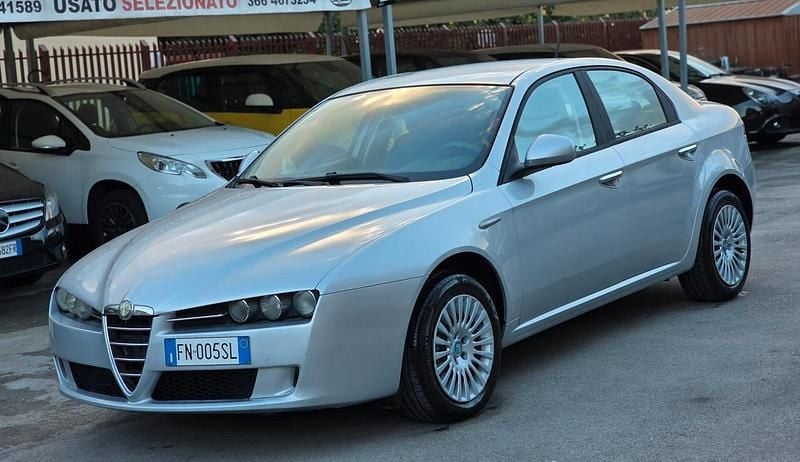 Argento Usata 2009 Alfa Romeo 159 Progression Berlina | 2899 € (Super prezzo) - Immagine 1/4