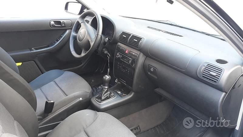 Usata Audi A3 90 CV (66 kW) 2001 Nero Utilitaria