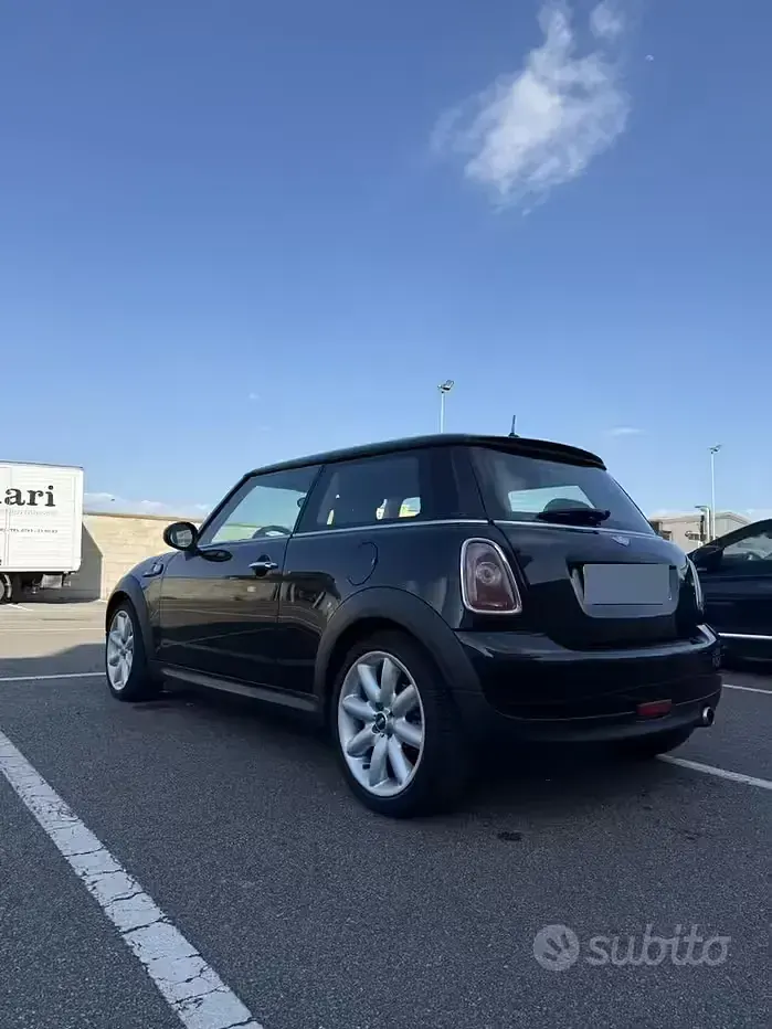 Usata Mini Cooper 90 CV (66 kW) 2010 Nero Utilitaria