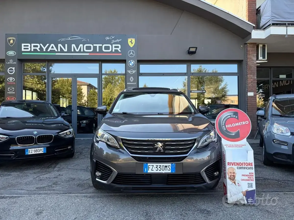 Usata Peugeot 5008 Allure 131 CV (96 kW) 2020 Grigio SUV