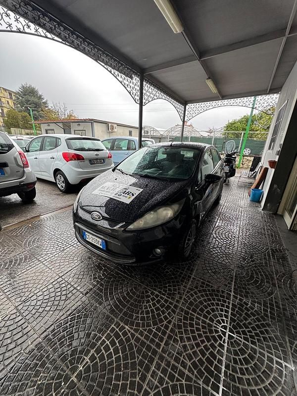 Usata Ford Fiesta Titanium 82 CV (60 kW) 2010 Nero Berlina