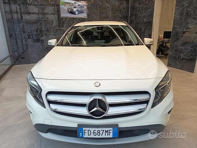 Bianco Usata 2016 Mercedes GLA200 Premium SUV | 15.999 € (Super prezzo) - Immagine 1/4