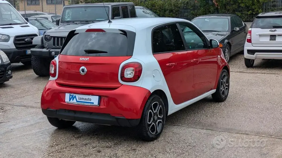 Usata Smart ForFour 90 CV (66 kW) 2019 Rosso Utilitaria
