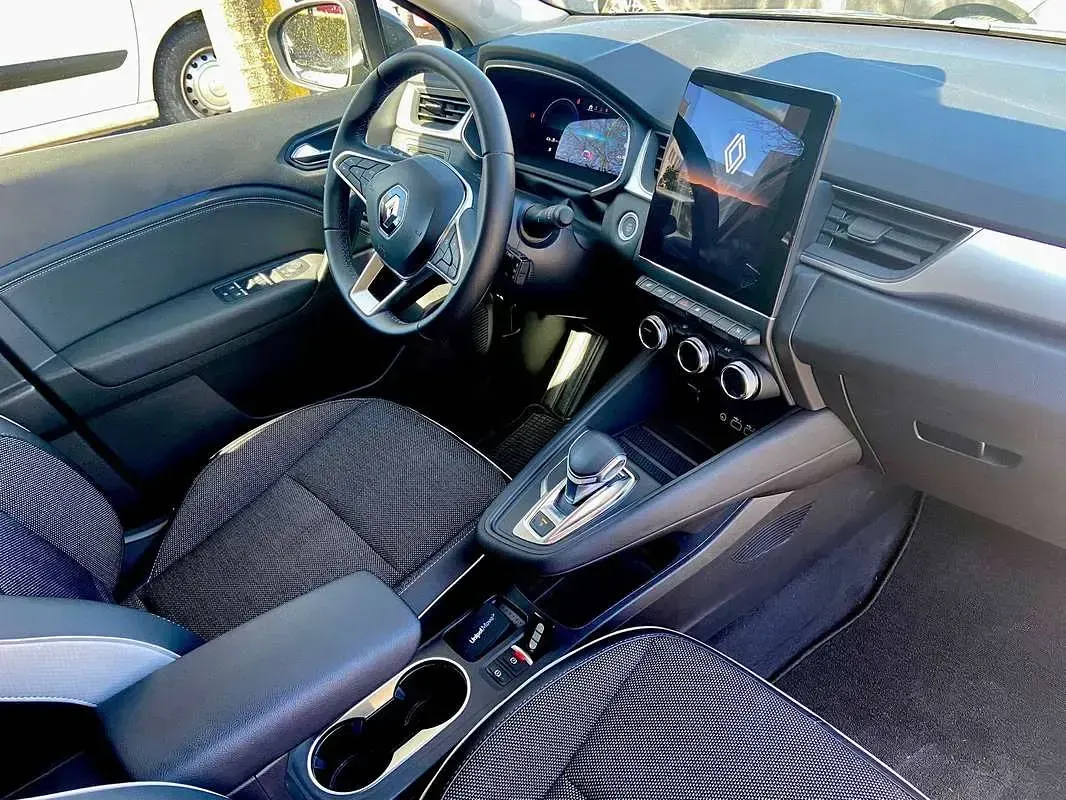 Usata Renault Captur Engineered 94 CV (69 kW) 2023 Blu/azzurro SUV