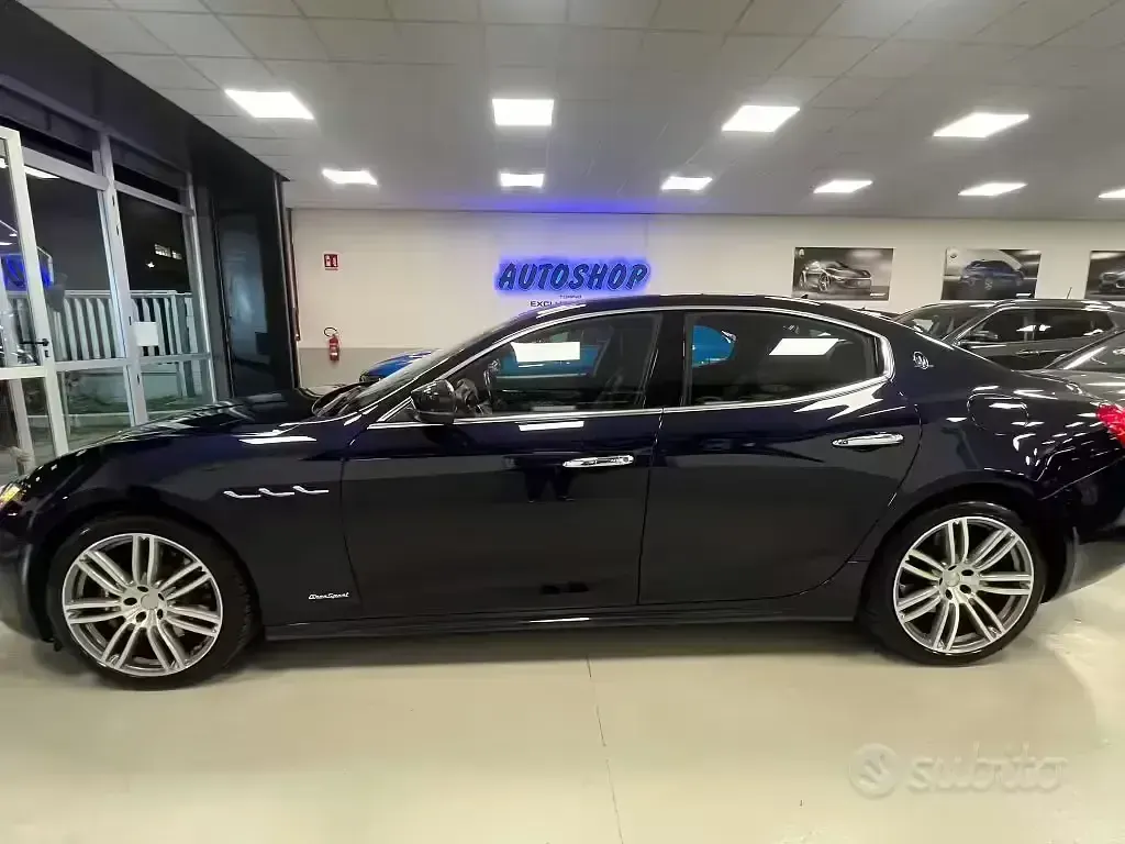 Usata Maserati Ghibli 275 CV (202 kW) 2020 Blu/azzurro Berlina