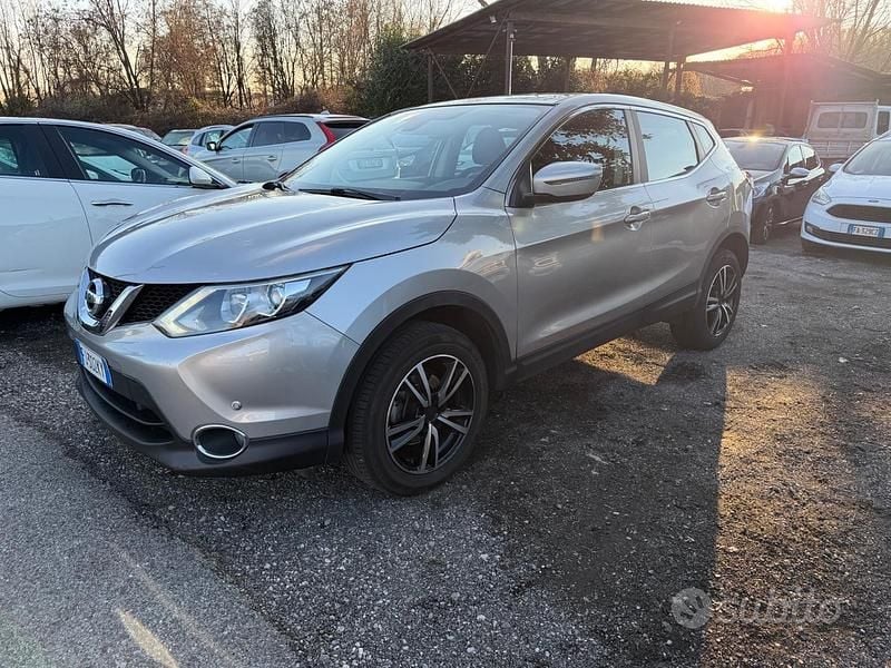 Usado Nissan Qashqai 131 CV (96 kW) 2017 Gris SUV