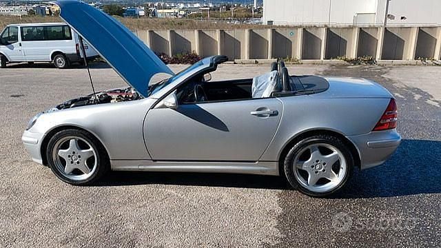 Usata Mercedes SLK200 163 CV (119 kW) 2001 Grigio Cabrio