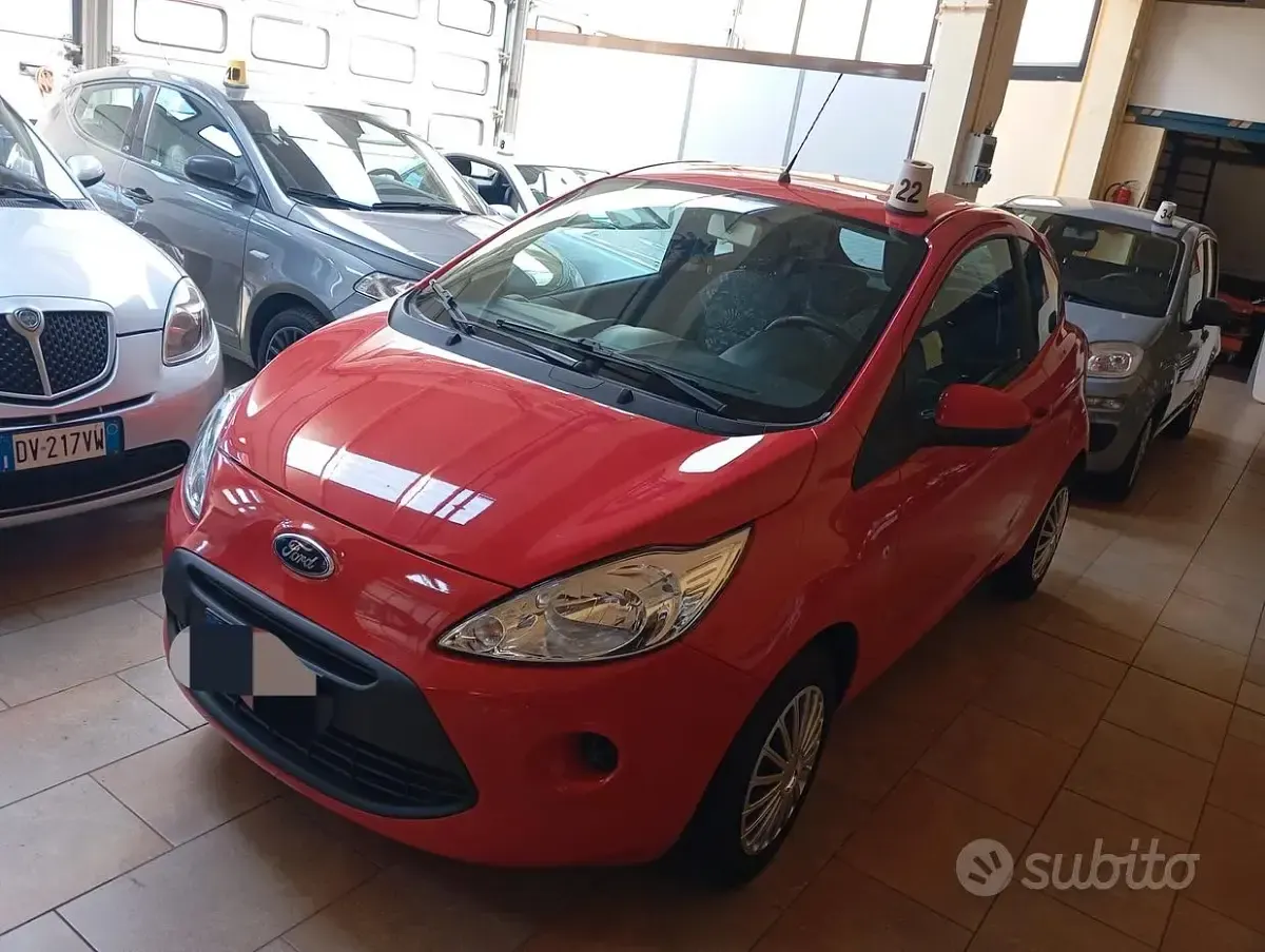 Usata Ford Ka 69 CV (50 kW) 2016 Rosso Berlina