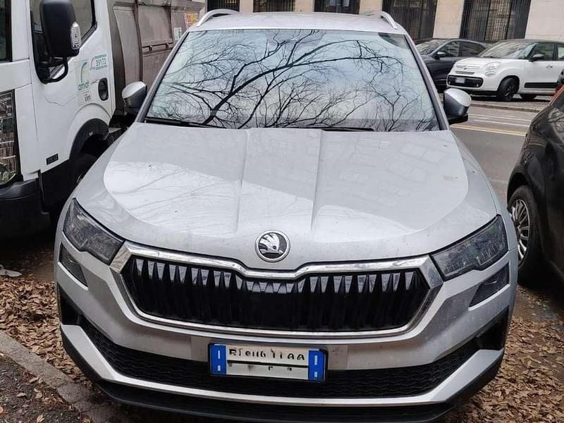 Argento Usata 2022 Skoda Karoq Style SUV | 22.000 € (Buon prezzo) - Immagine 1/4