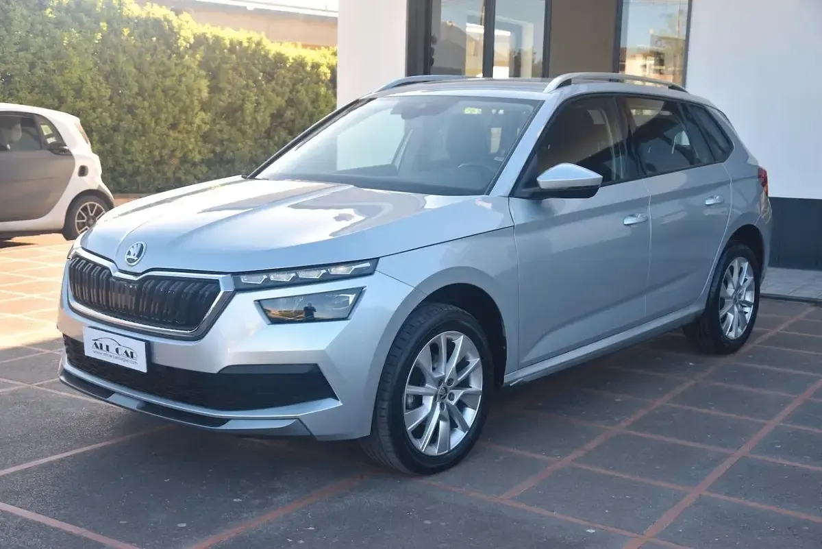 Begagnad Skoda Kamiq Style 110 HK (80 kW) 2022 Silver SUV