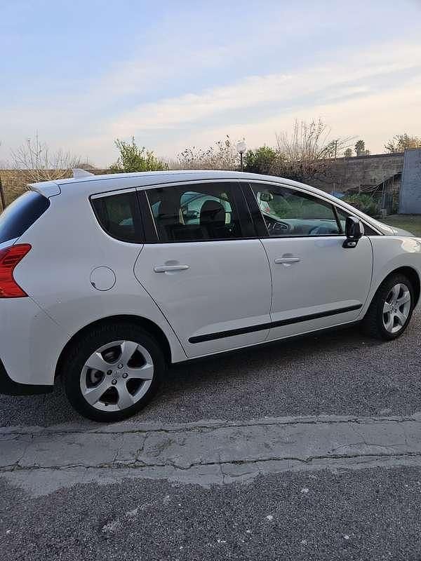 Usata Peugeot 3008 Allure 111 CV (81 kW) 2012 Monovolume