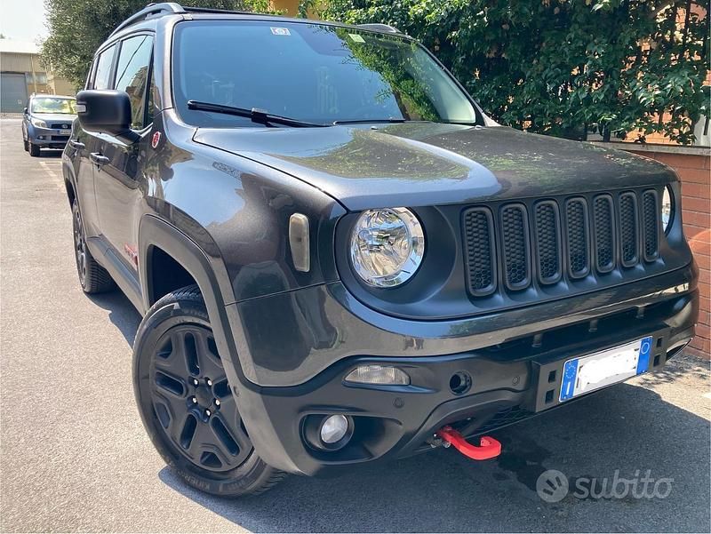 Usata Jeep Renegade Trailhawk 170 CV (125 kW) 2017 Grigio SUV