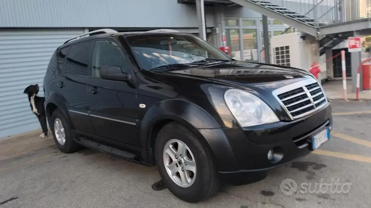 Usata SsangYong Rexton II 165 CV (121 kW) 2008 Nero SUV