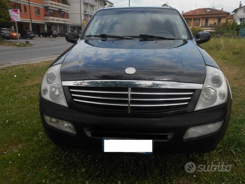 Usata Ssangyong (KGM) Rexton 180 CV (132 kW) 2005 Nero SUV