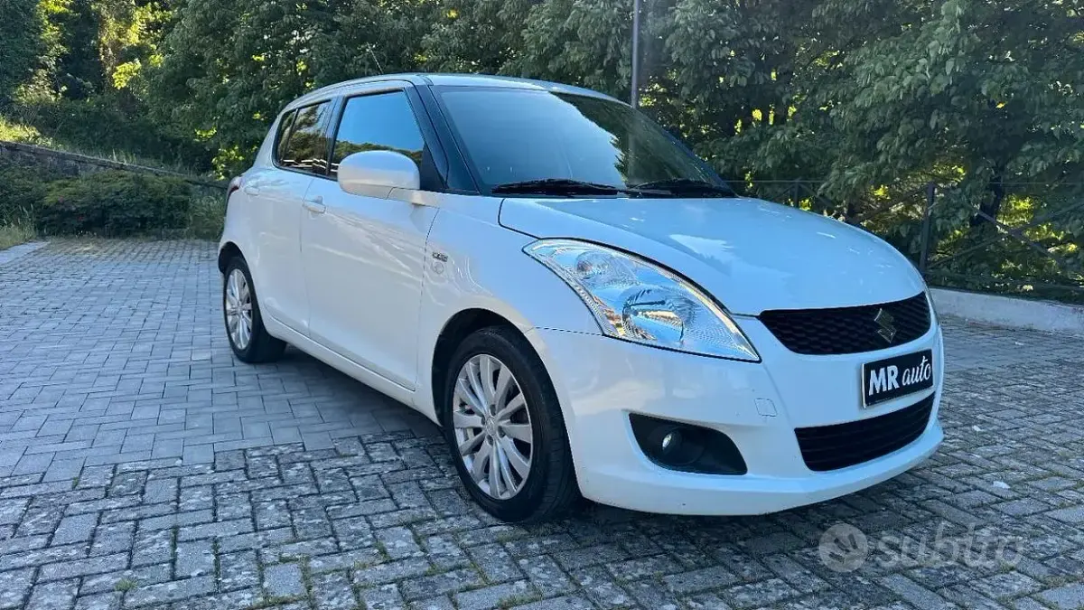 Gebraucht Suzuki Swift GL 75 PS (55 kW) 2011 Weiß Kleinwagen