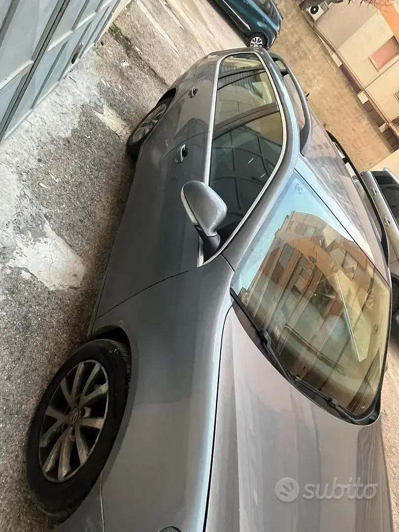 Begagnad VW Golf VI 105 HK (77 kW) 2009 Grå Halvkombi
