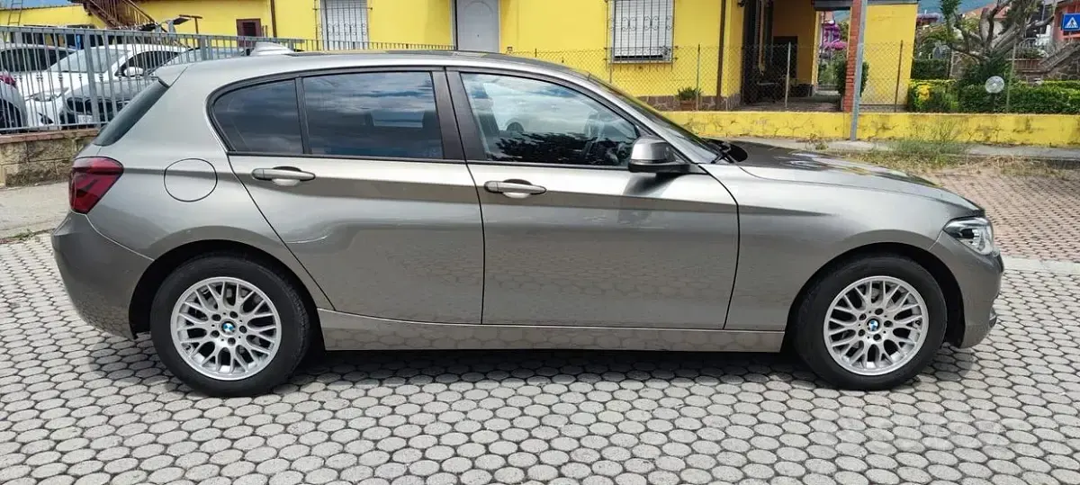 Usata BMW 114 95 CV (69 kW) 2016 Grigio Utilitaria