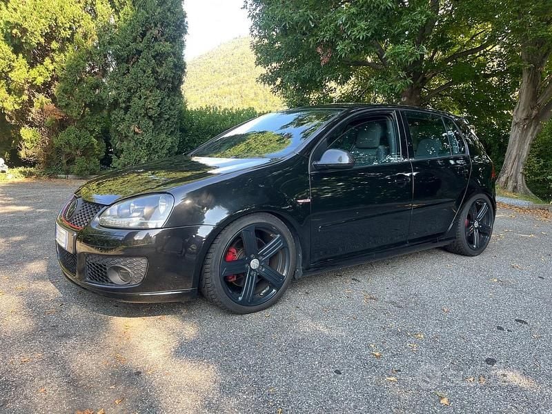 Nero Usata 2006 VW Golf V GTI Tre volumi | 5500 € (Super prezzo) - Immagine 1/4