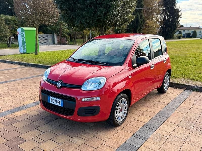 Rosso Usata 2018 Fiat Panda Lounge Tre volumi | 6900 € (Ottimo prezzo) - Immagine 1/4