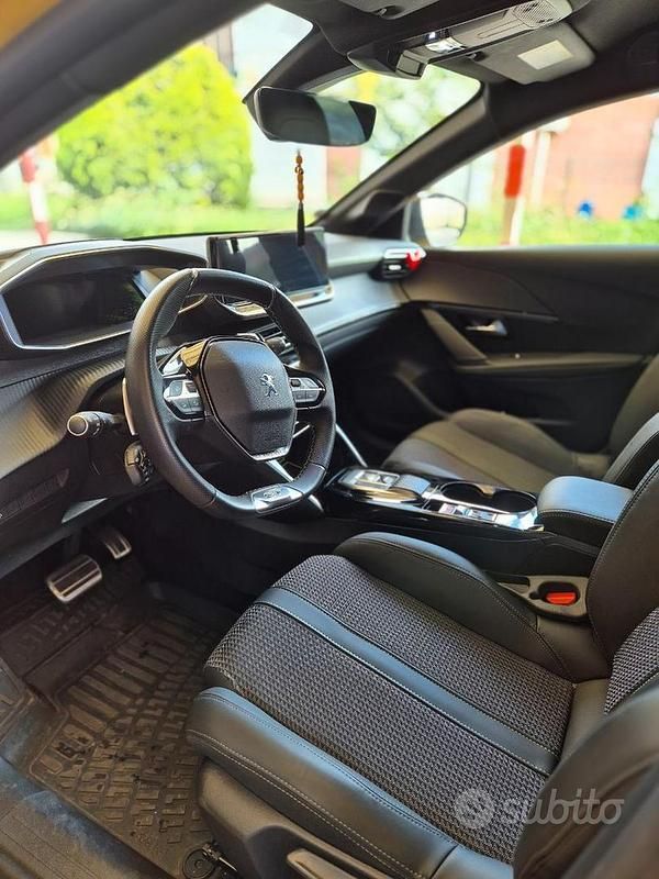 Usata Peugeot 208 GT 2023 Giallo Utilitaria