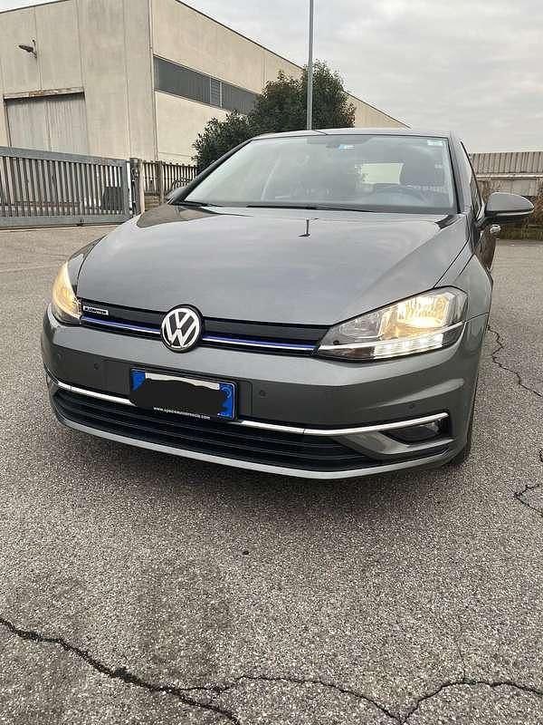 Usata VW Golf VIII 131 CV (96 kW) 2020 Grigio Berlina