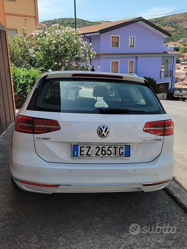 Usata VW Passat 150 CV (110 kW) 2015 Bianco Station wagon