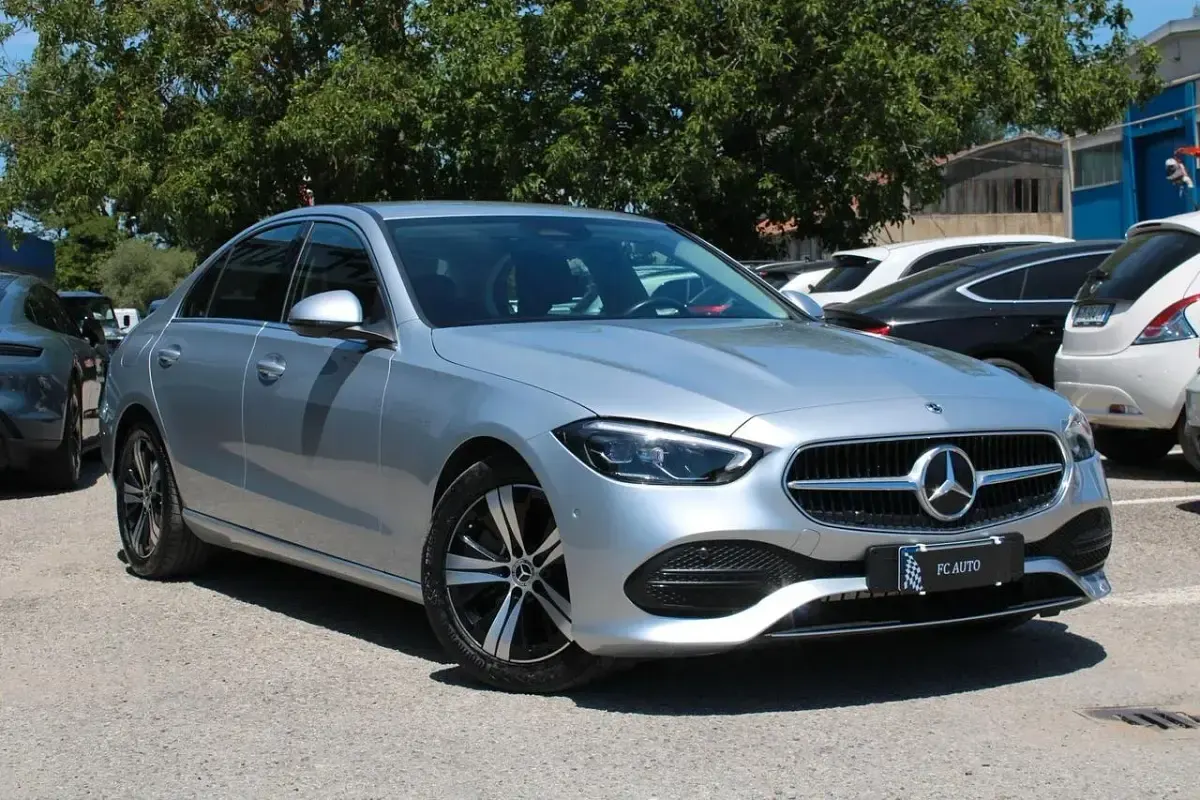 Usata Mercedes C200 Advanced 163 CV (119 kW) 2024 Argento Berlina