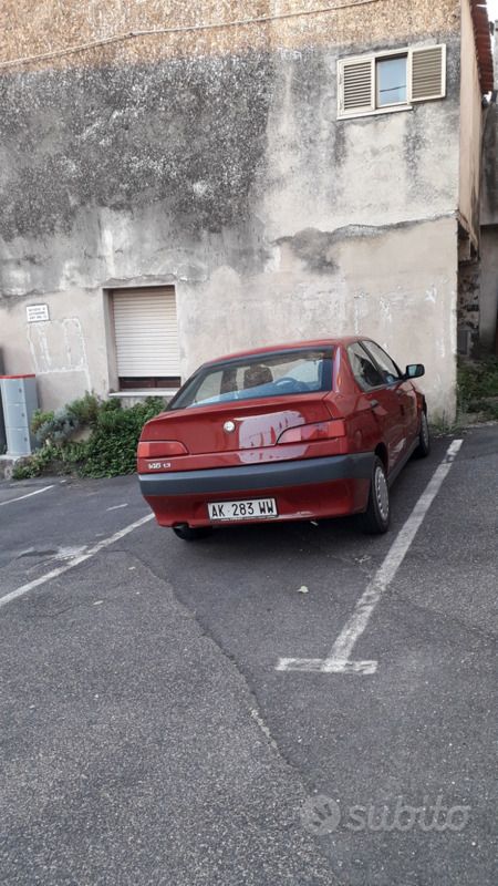 Usata Alfa Romeo 146 103 CV (75 kW) 1997 Rosso Utilitaria