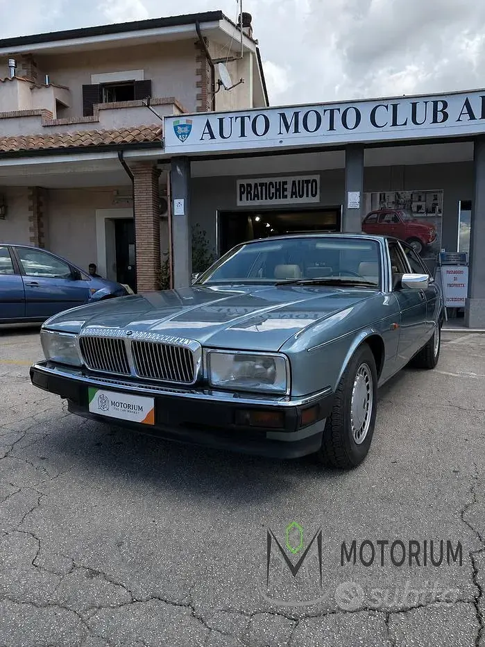 Usata Jaguar XJ40 235 CV (172 kW) 1991 Blu Berlina