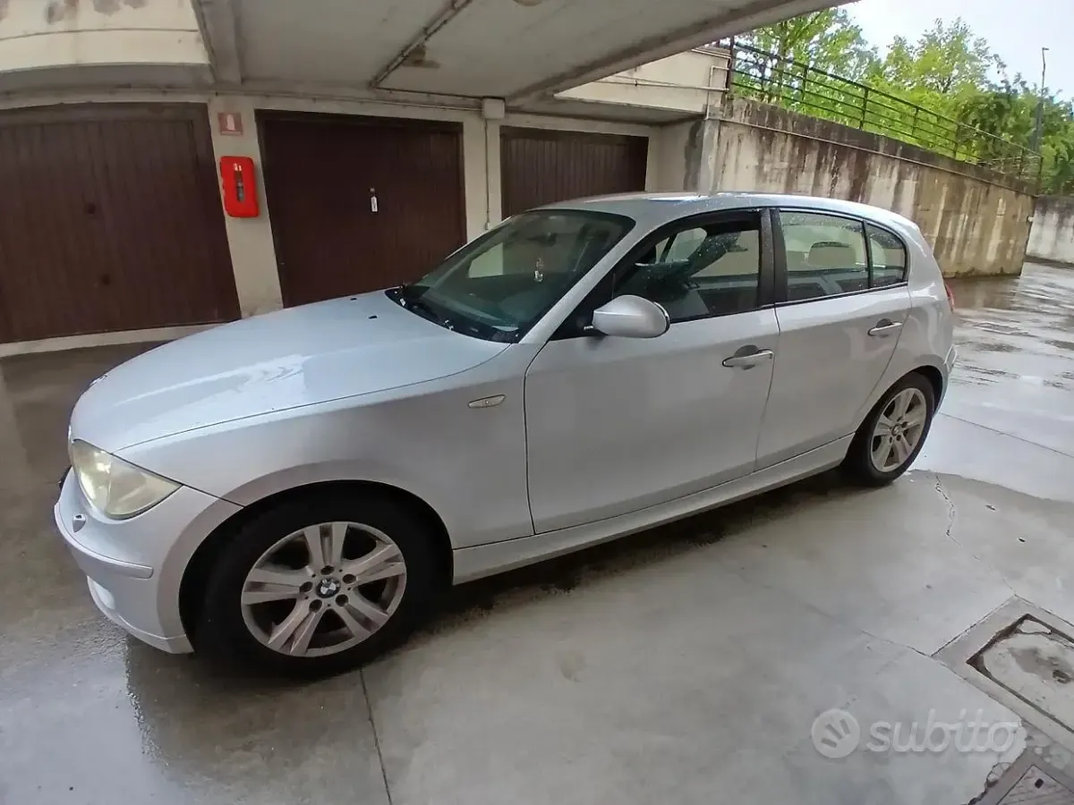 Usata BMW 118 143 CV (105 kW) 2009 Utilitaria