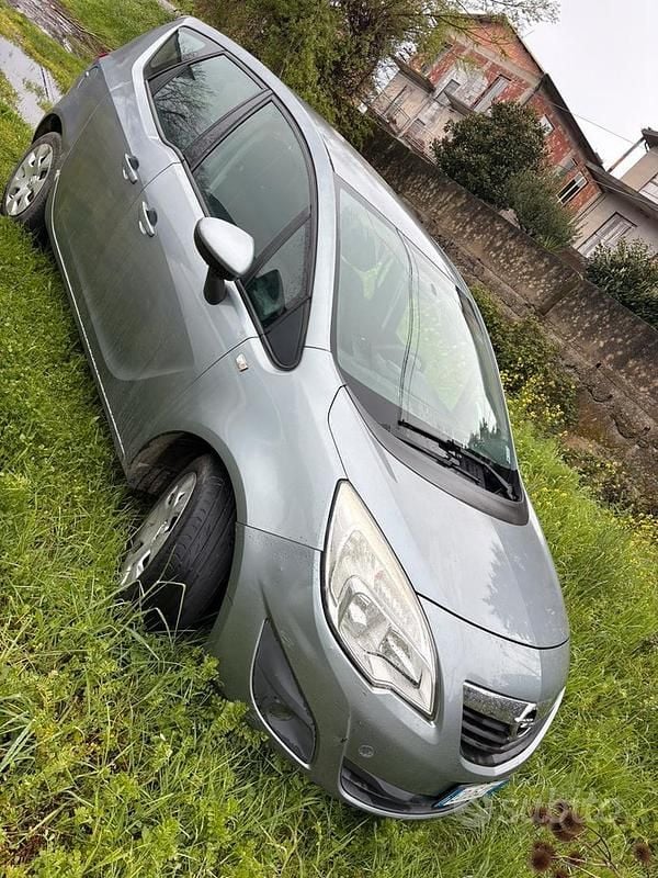 Usata Opel Meriva 100 CV (73 kW) 2010 Monovolume