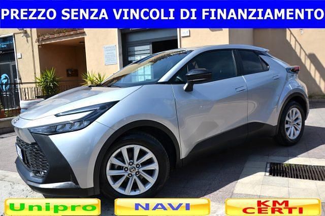 Usata Toyota C-HR 140 CV (102 kW) 2025 Argento SUV