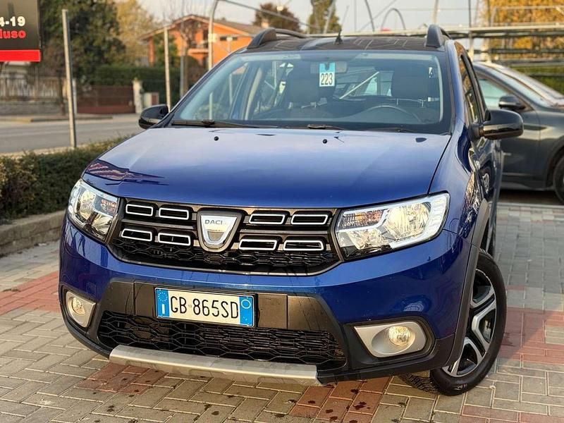 Blu/azzurro Usata 2020 Dacia Sandero Stepway Tre volumi | 10.500 € (Buon prezzo) - Immagine 1/4